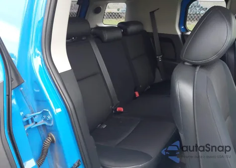 2007 Toyota Fj Cruiser z USA, uszkodzony, nr VIN JTEBU11F570029327